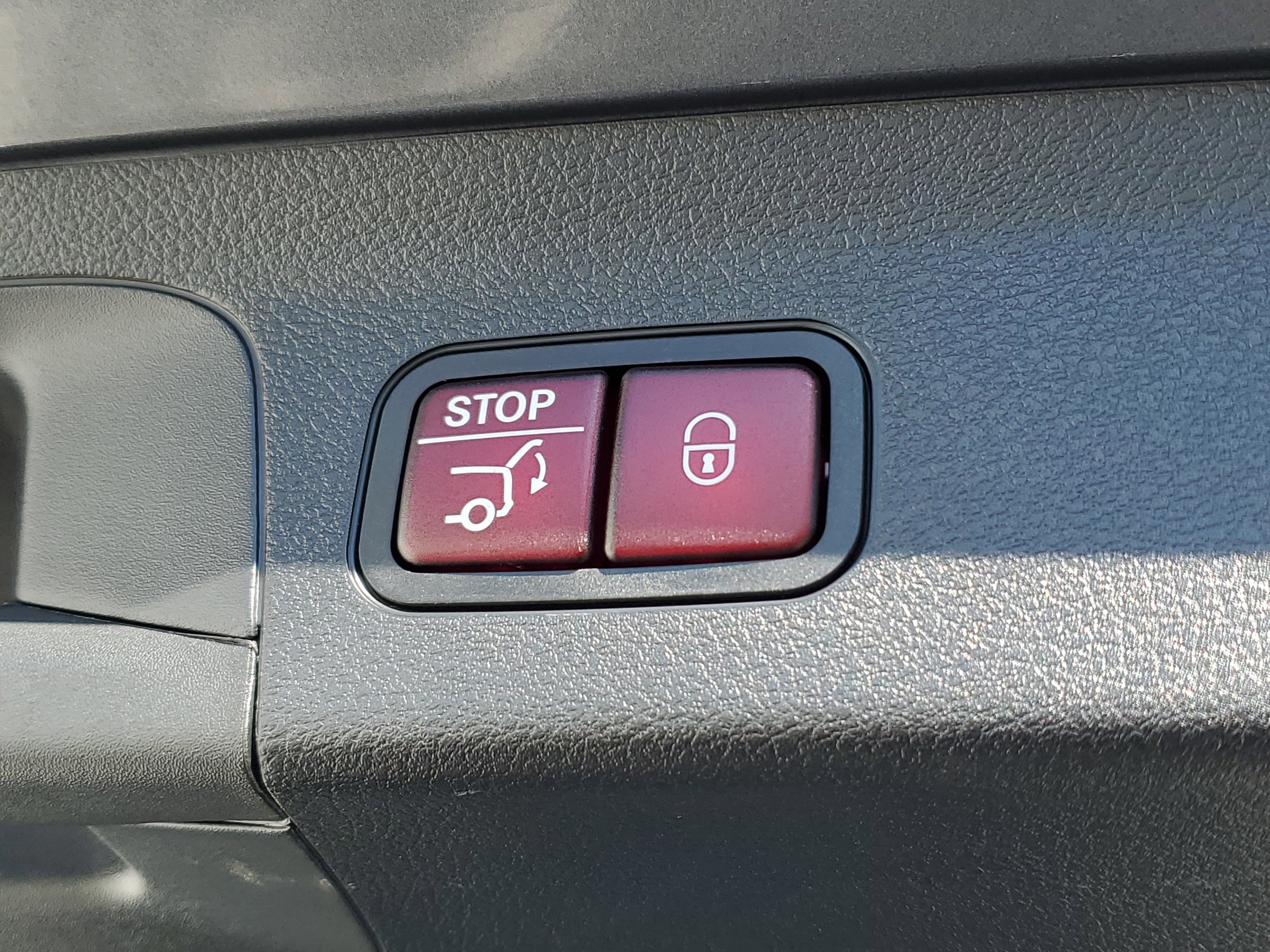 Used 2024 Mercedes-Benz GLS 450 4MATIC image 11