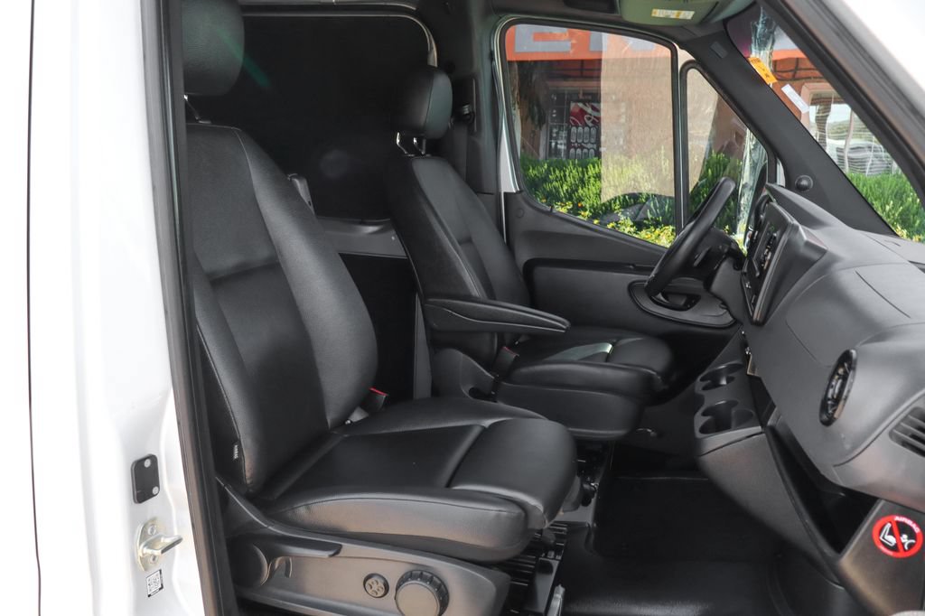 Used 2020 Mercedes-Benz Sprinter 3500 image 41