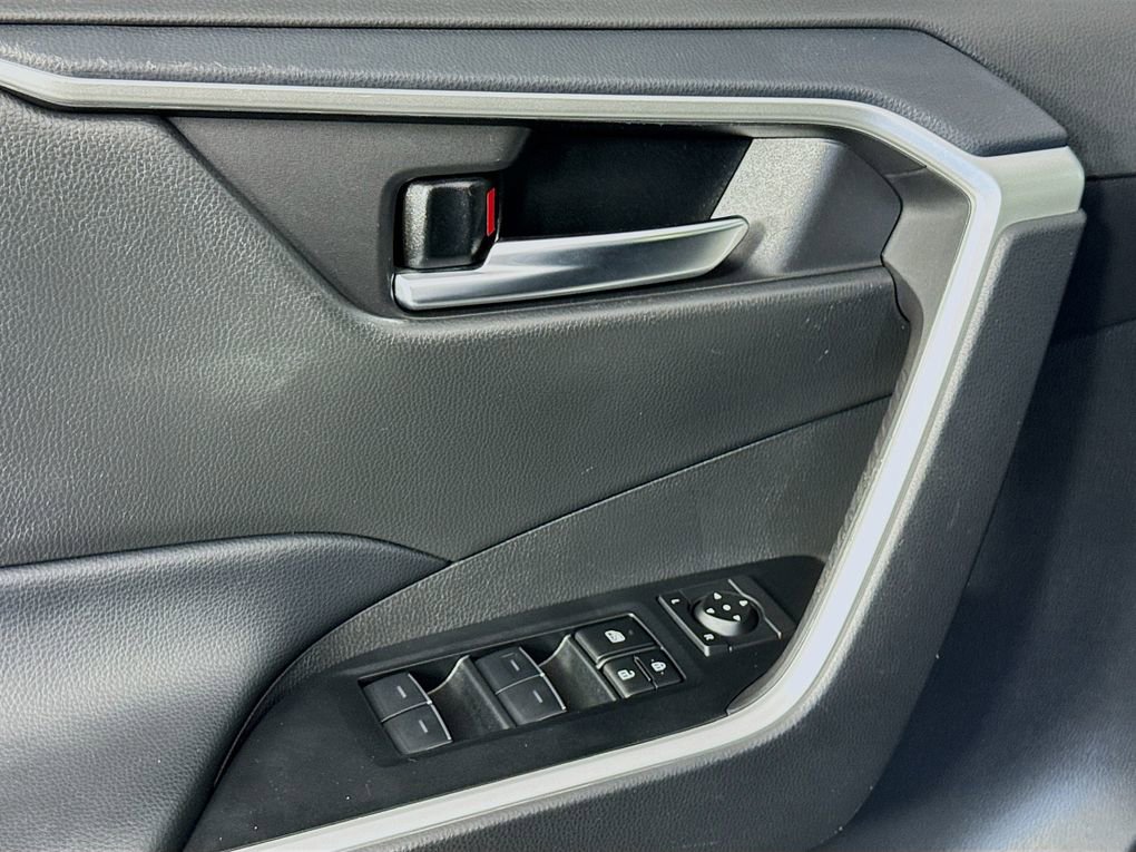 Used 2024 Toyota RAV4 AWD Hybrid image 23