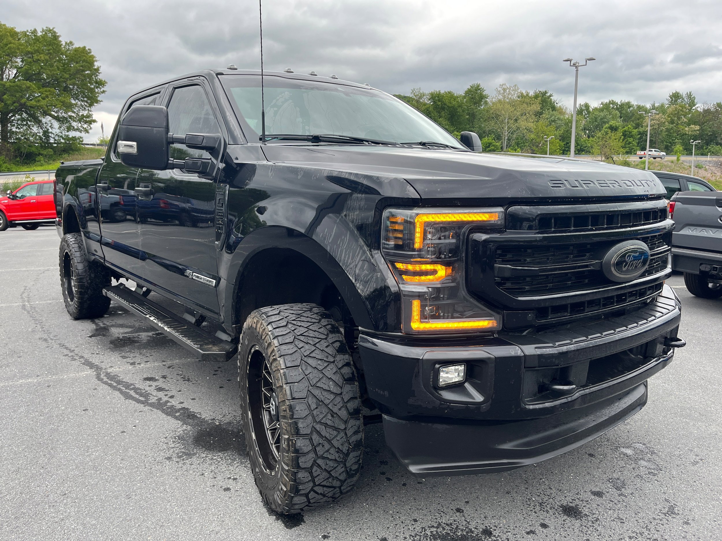 Used 2022 Ford F250 XLT w/ Black Appearance Package AWD/4WD image 3
