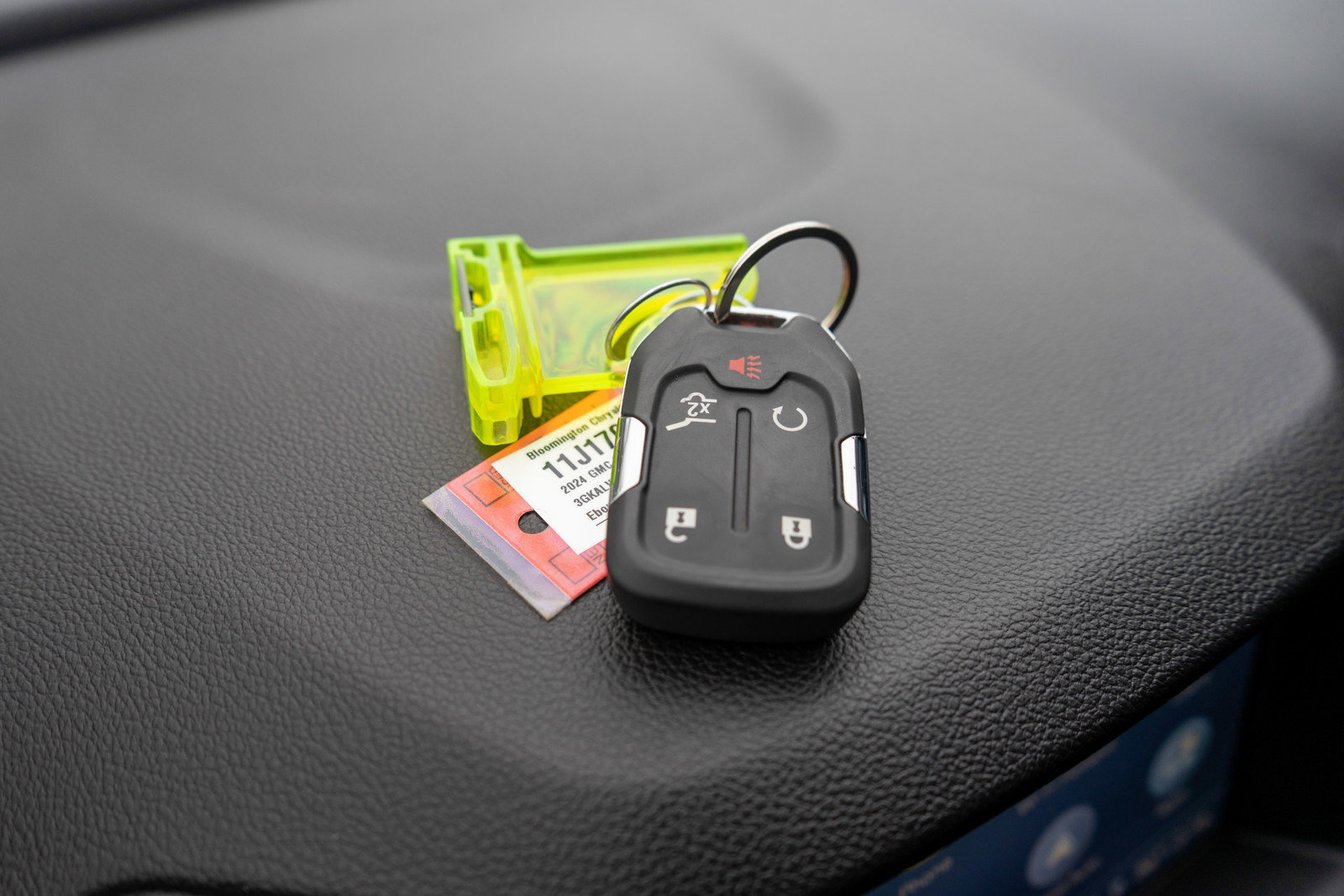 Used 2024 GMC Terrain SLT image 29