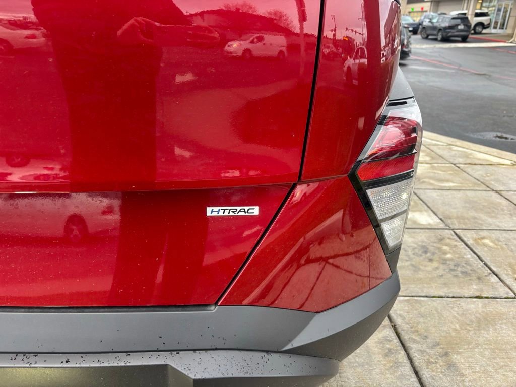 Certified 2025 Hyundai Kona SEL image 11