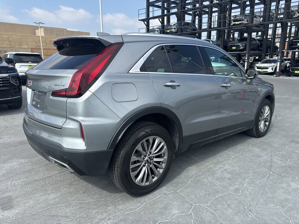 Used 2024 Cadillac XT4 Premium Luxury FWD image 4