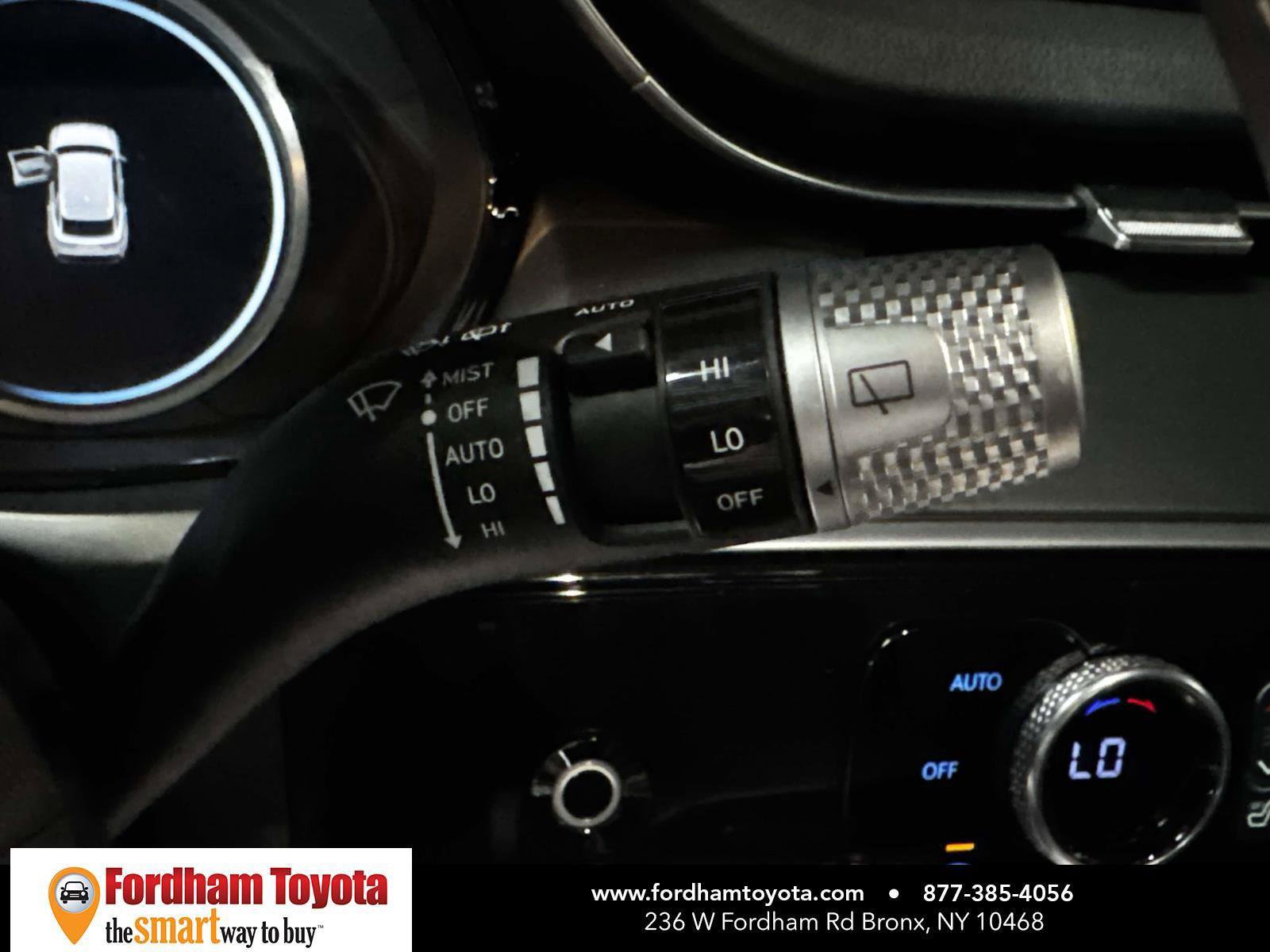Used 2025 Genesis GV70 2.5T AWD/4WD image 25