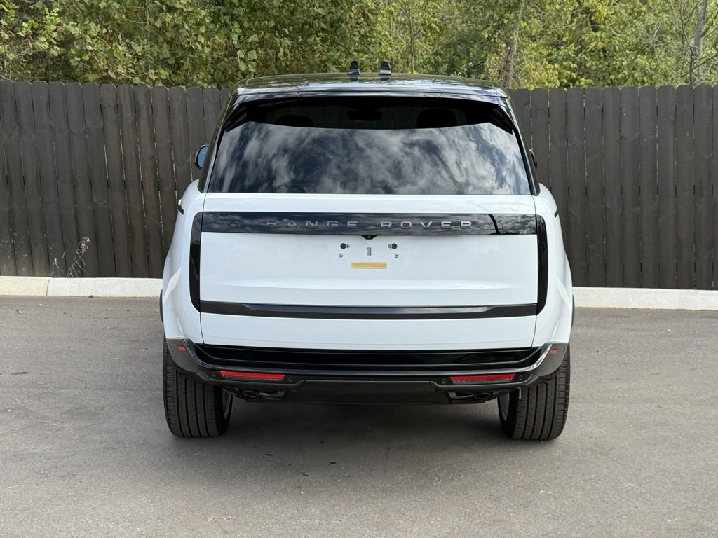 New 2025 Land Rover Range Rover SE image 4