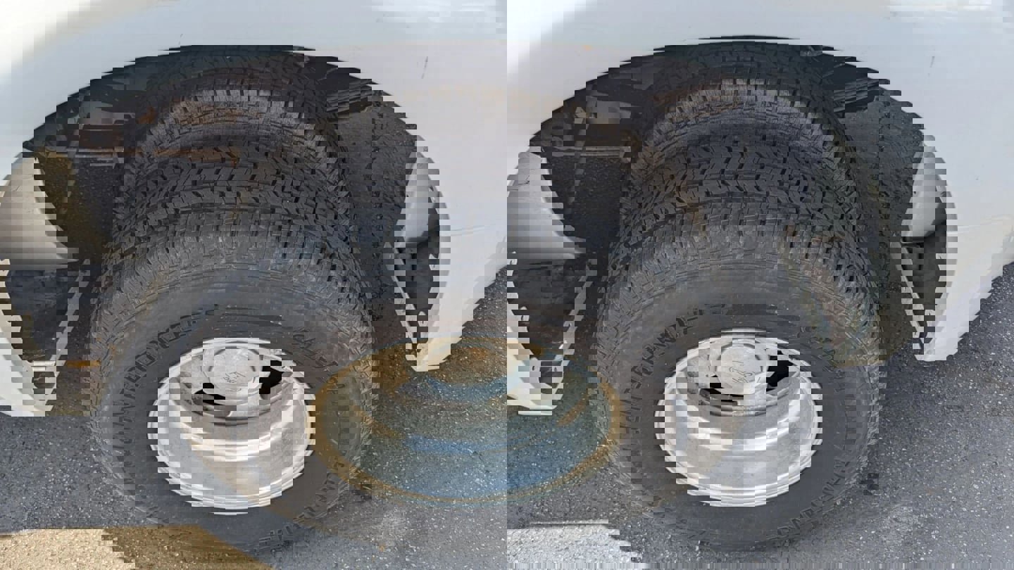 Used 2000 Ford F350 XL image 28