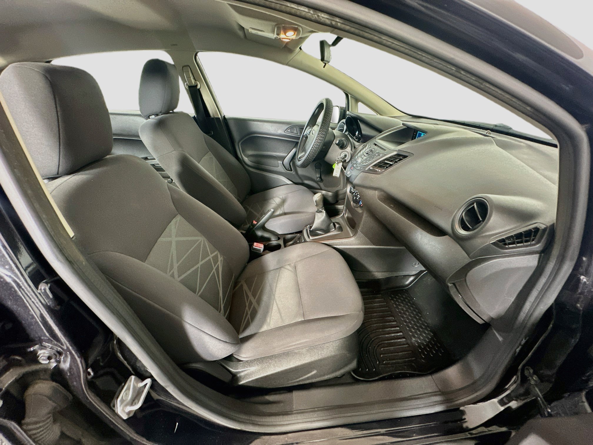 Used 2014 Ford Fiesta S FWD image 29