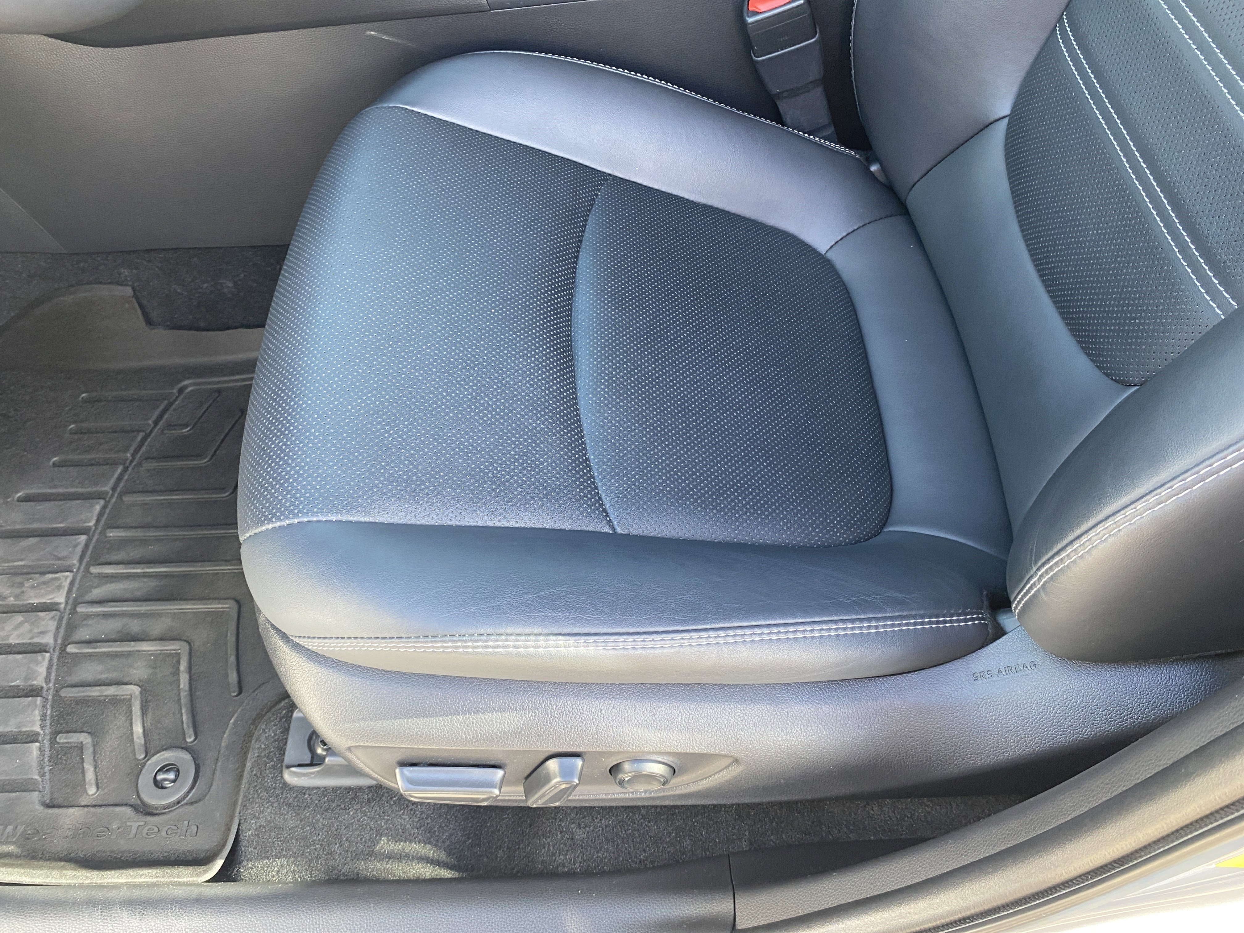 Used 2022 Toyota RAV4 Limited image 15