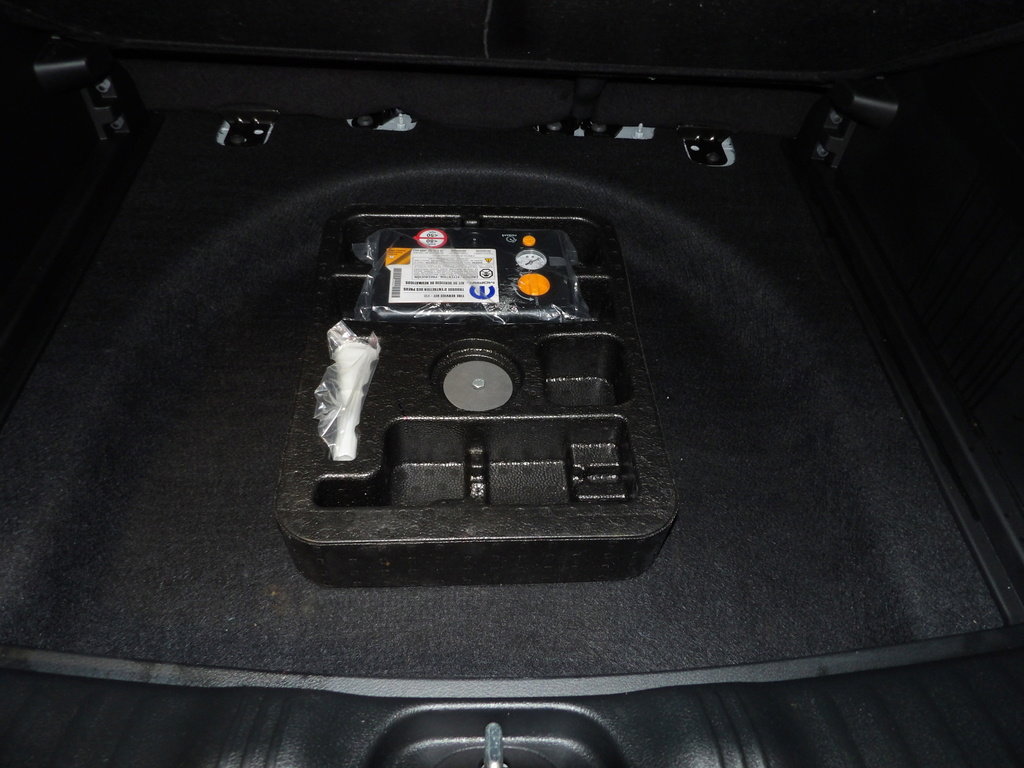 Used 2023 Jeep Compass Limited image 19