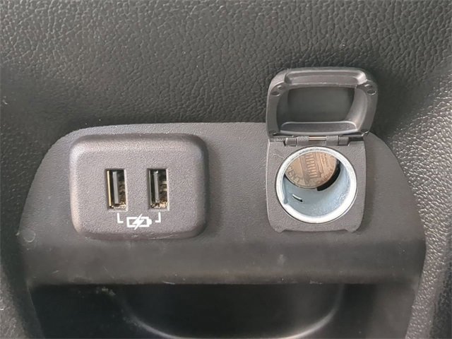 Used 2022 Chevrolet Colorado LT w/ LT Convenience Package image 16