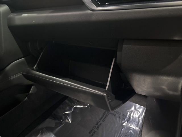 Used 2025 GMC Yukon XL Denali AWD/4WD image 38