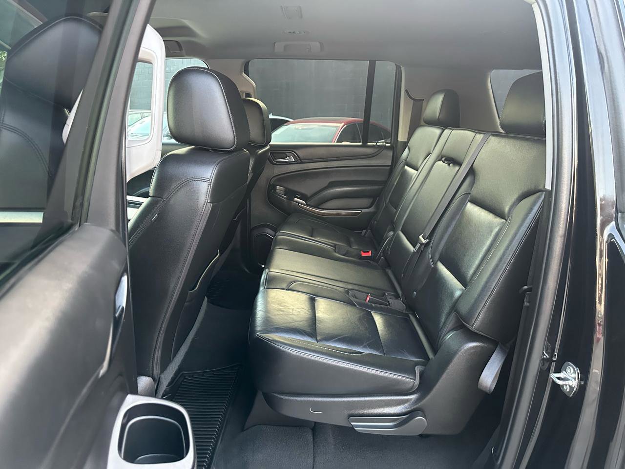 Used 2019 Chevrolet Suburban LT RWD image 31