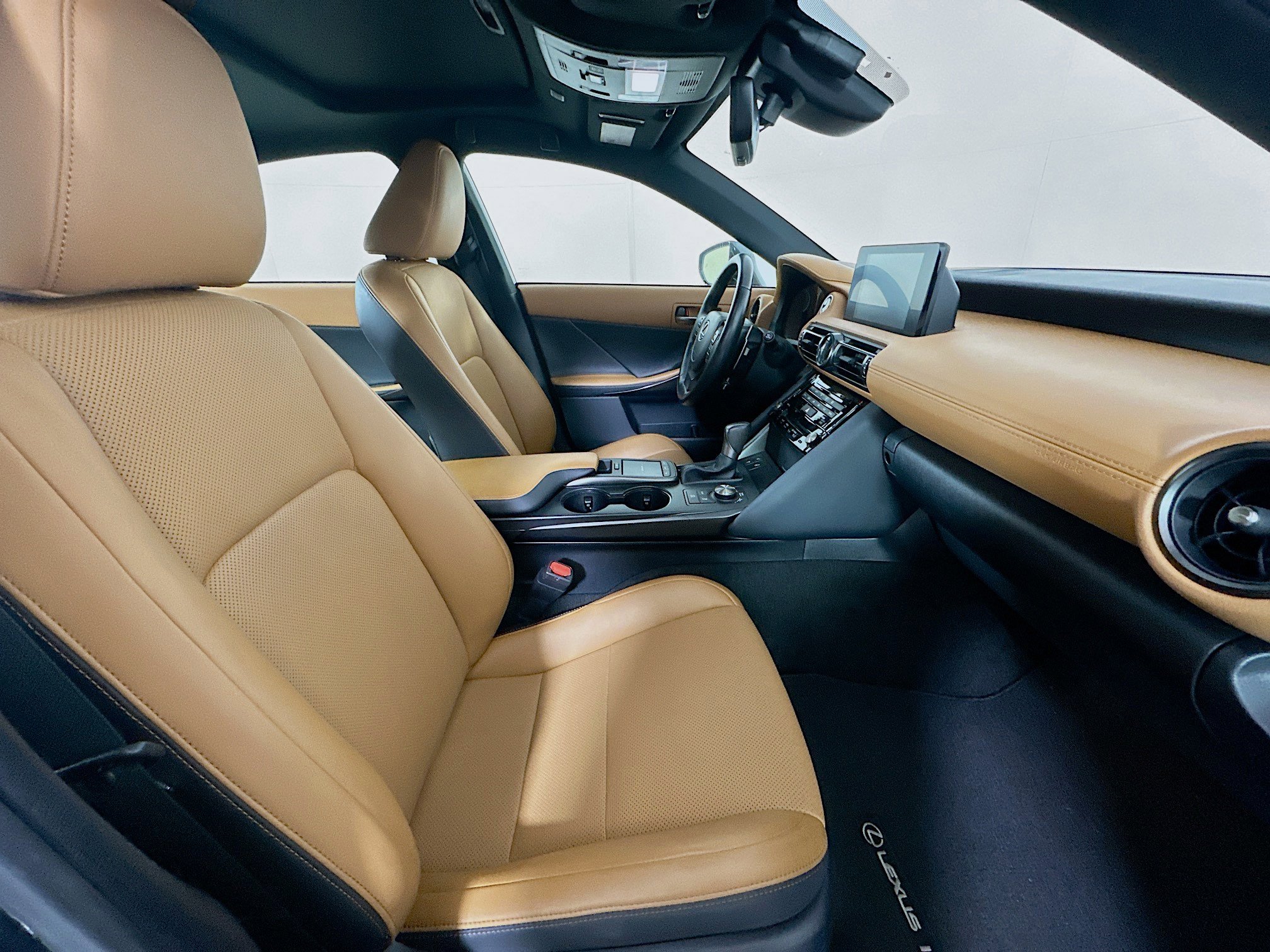 Used 2024 Lexus IS 300 IS 300 w/ Comfort Package image 30