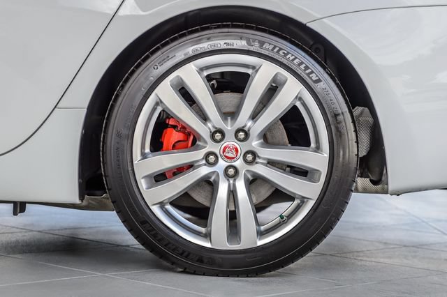 Used 2019 Jaguar XJ L Portfolio RWD image 14