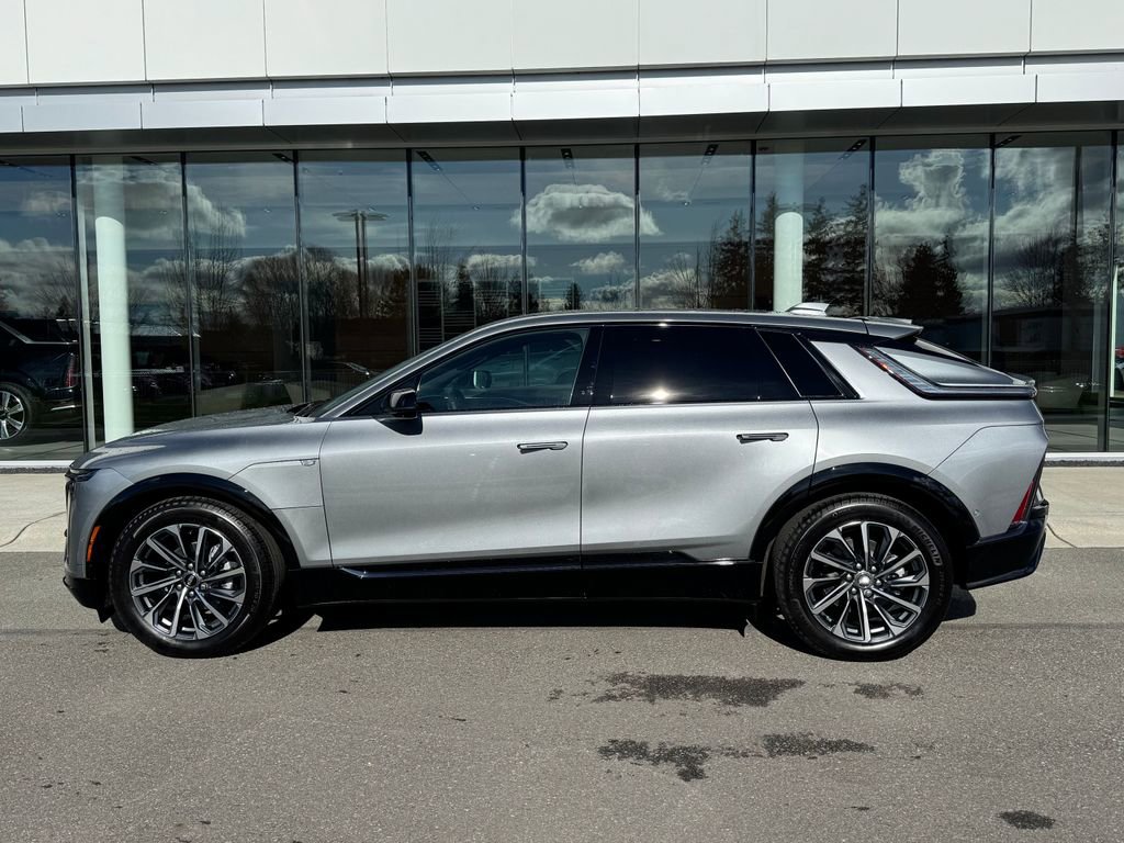 Used 2025 Cadillac Lyriq Sport image 33