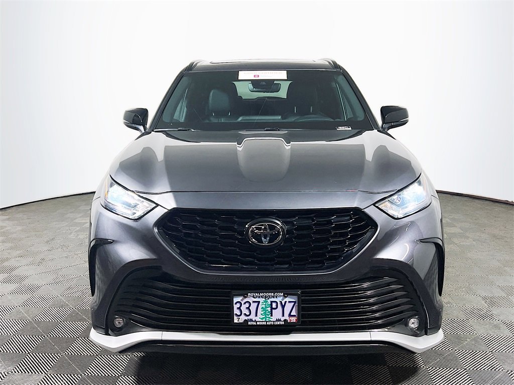 Certified 2024 Toyota Highlander XSE image 3