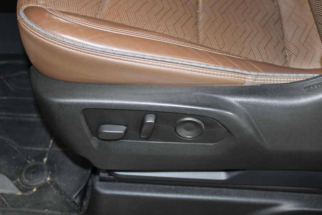 Used 2021 Chevrolet Suburban High Country RWD image 30