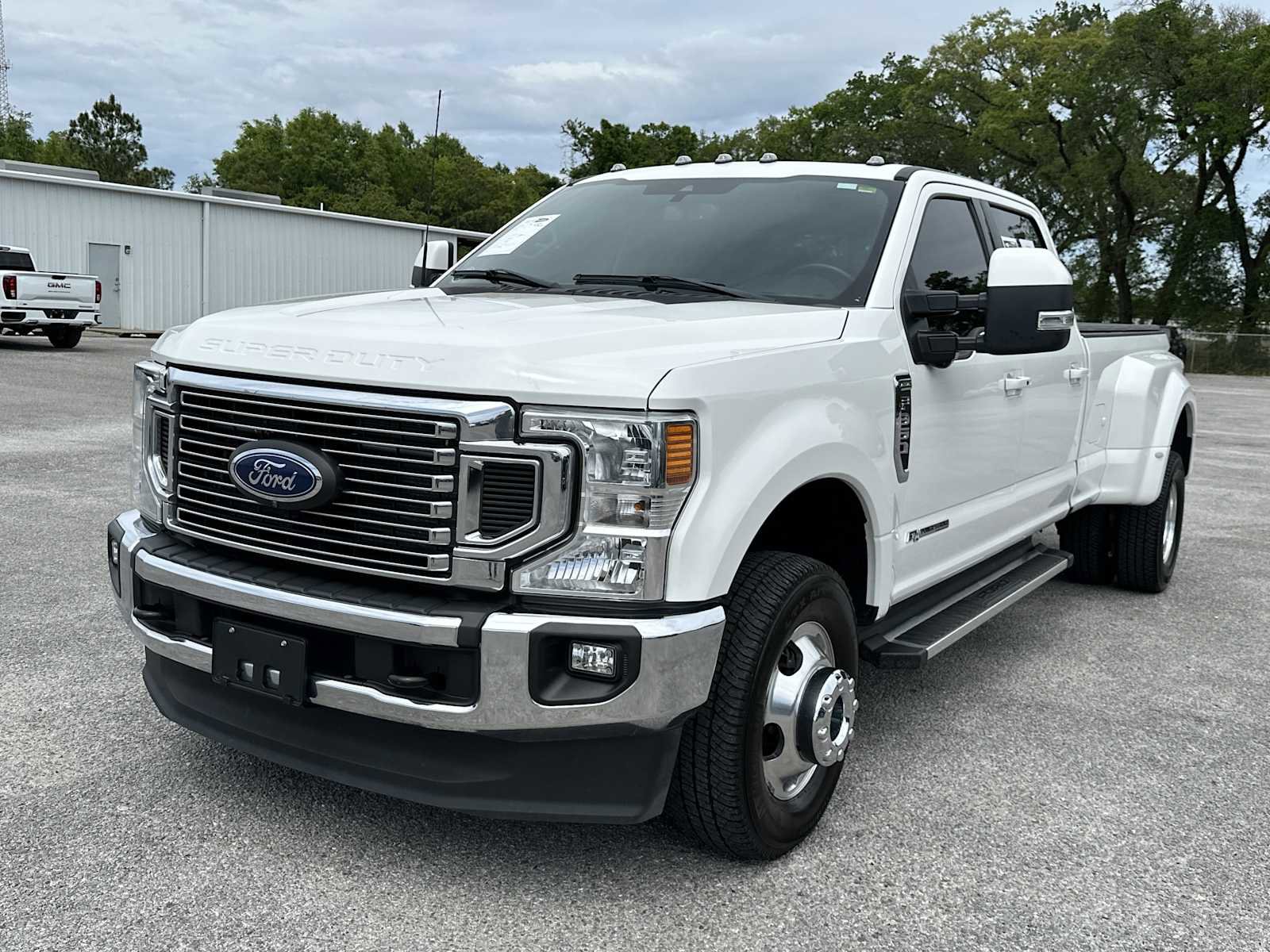 Used 2022 Ford F350 Lariat w/ Lariat Ultimate Package image 4