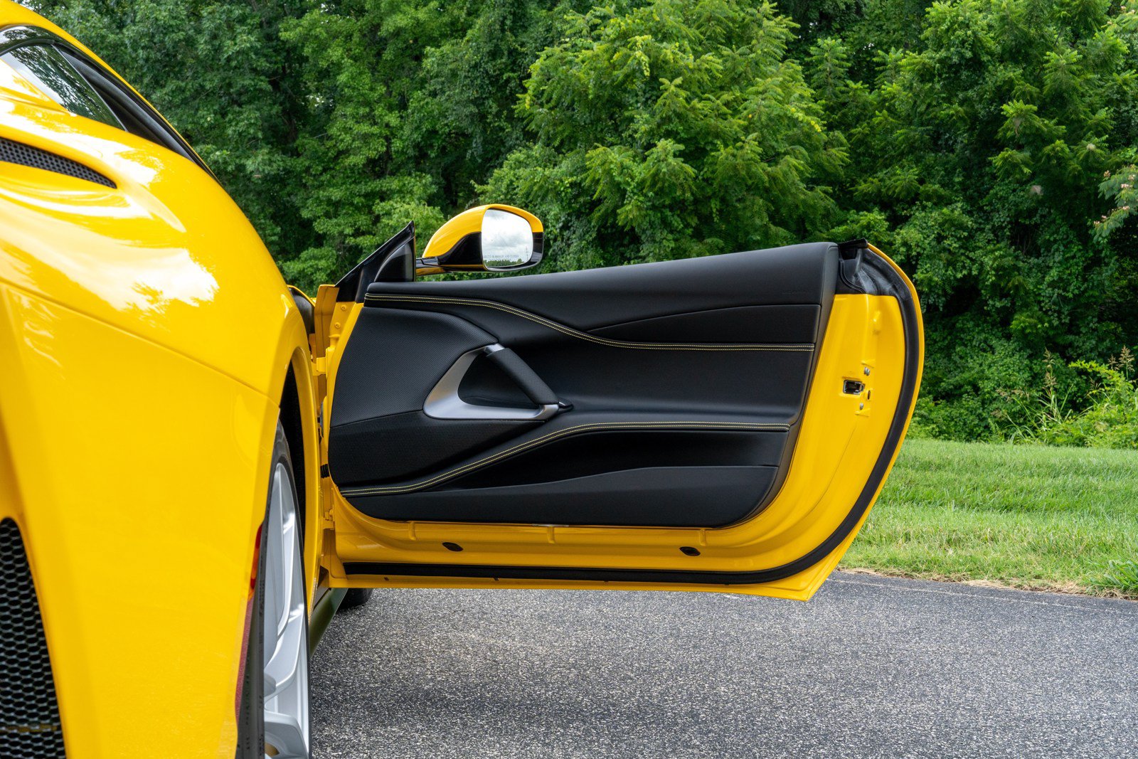 Used 2019 Ferrari 812 Superfast RWD image 49