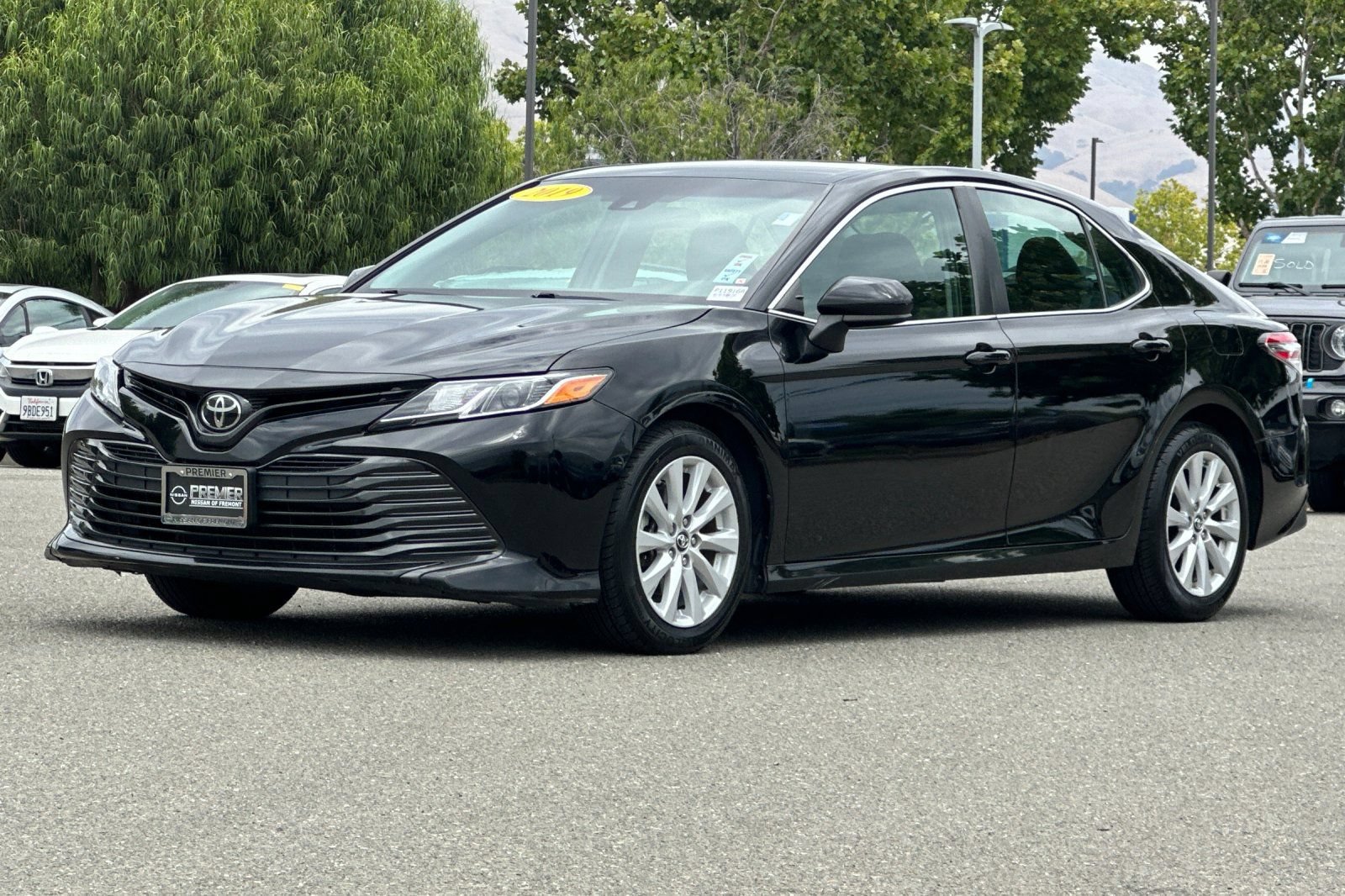 Used 2019 Toyota Camry LE FWD image 8