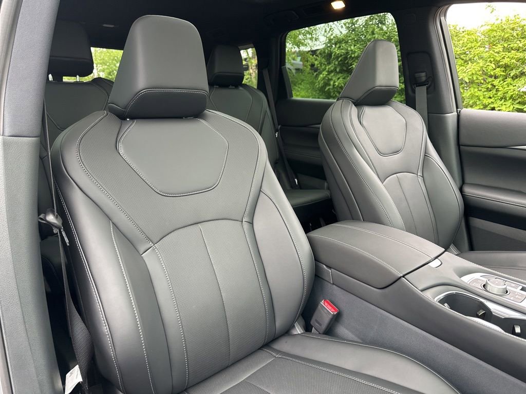New 2027 INFINITI QX60 Sport w/ Dark Cargo Package AWD/4WD image 18