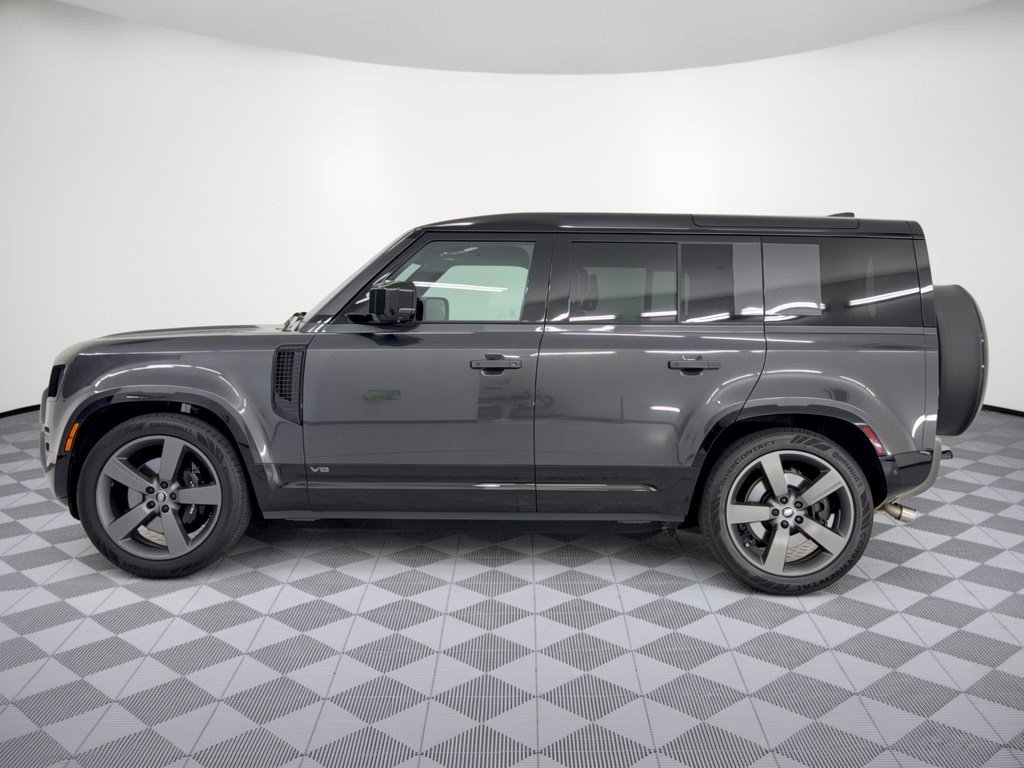 Used 2025 Land Rover Defender 110 V8 AWD/4WD image 2
