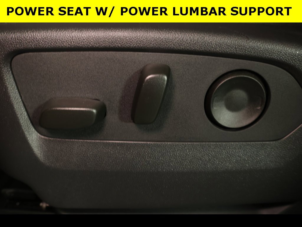 Used 2025 Chevrolet Silverado 2500 Custom w/ Custom Value Package image 3