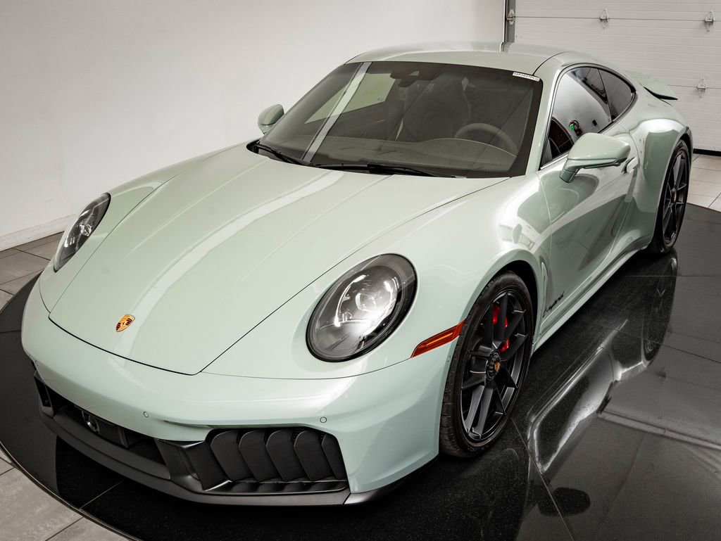 Certified 2025 Porsche 911 Carrera GTS RWD image 18