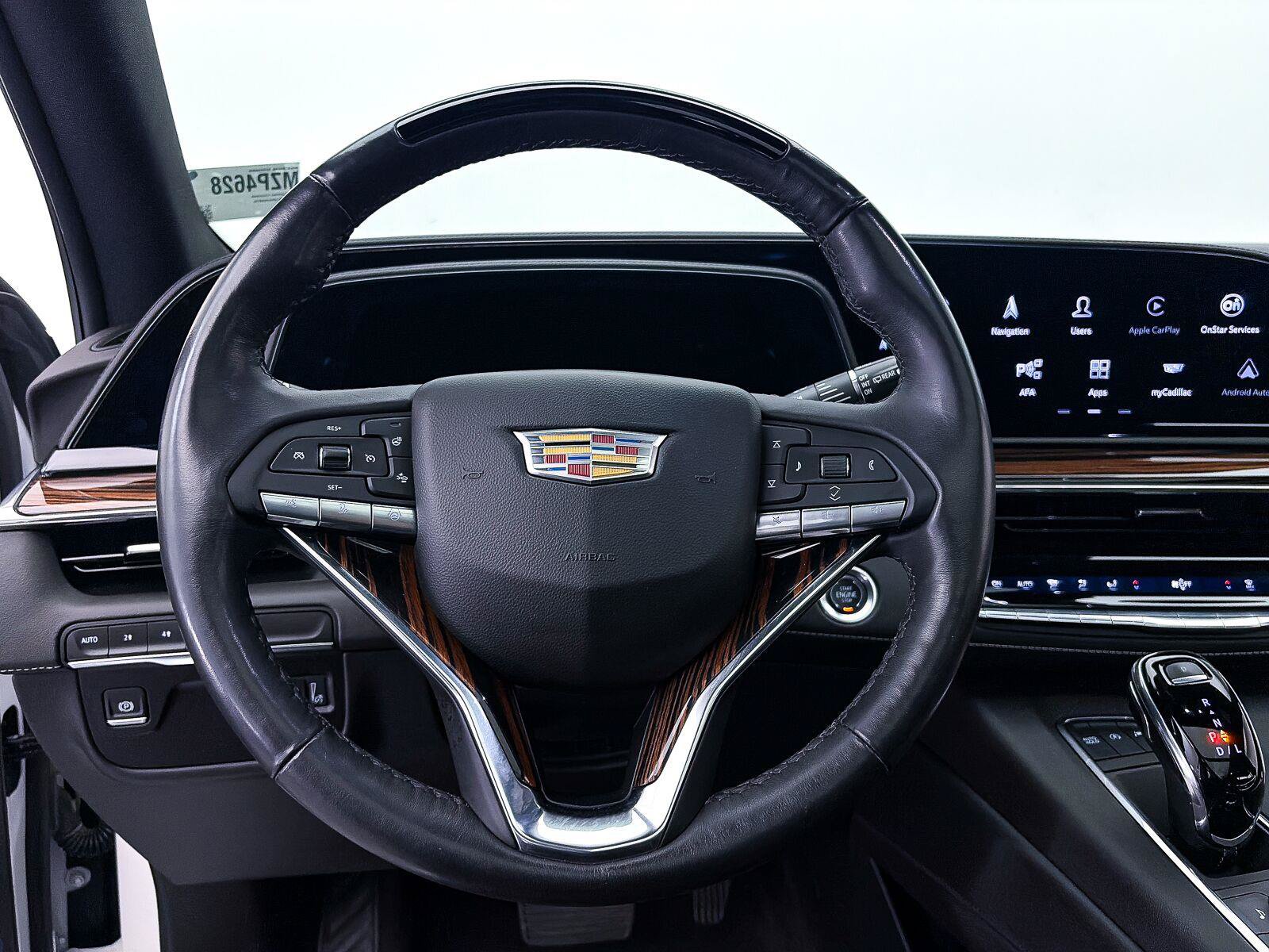 Used 2024 Cadillac Escalade Premium Luxury AWD/4WD image 31