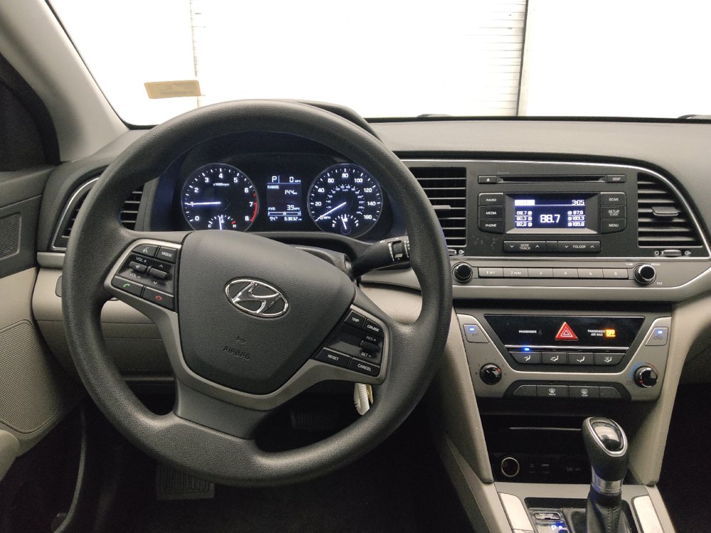 Used 2018 Hyundai Elantra SE FWD image 22