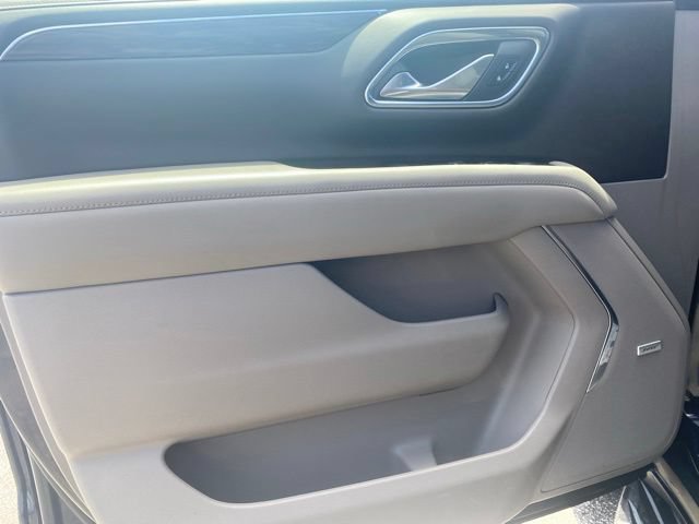 Used 2022 Chevrolet Suburban LT w/ Luxury Package AWD/4WD image 9