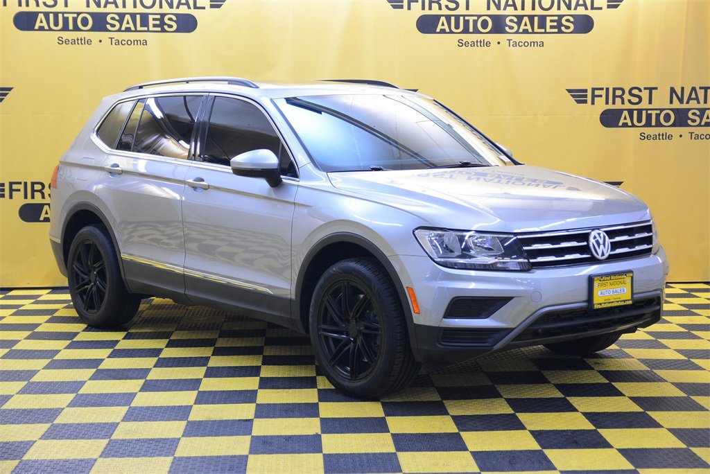 Used 2021 Volkswagen Tiguan SE w/ Panoramic Sunroof Package