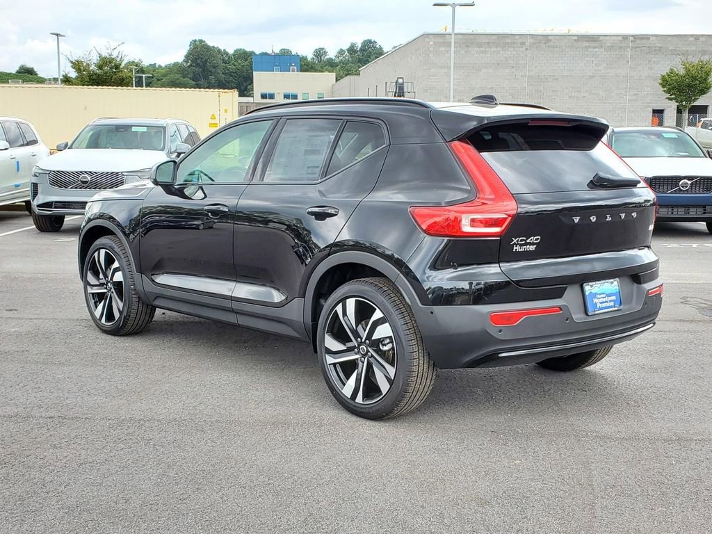 New 2026 Volvo XC40 B4 Plus w/ Protection Package Premier FWD image 23