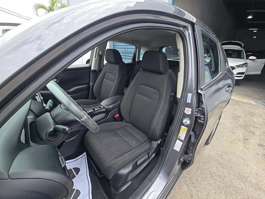 Used 2025 Honda HR-V LX image 5