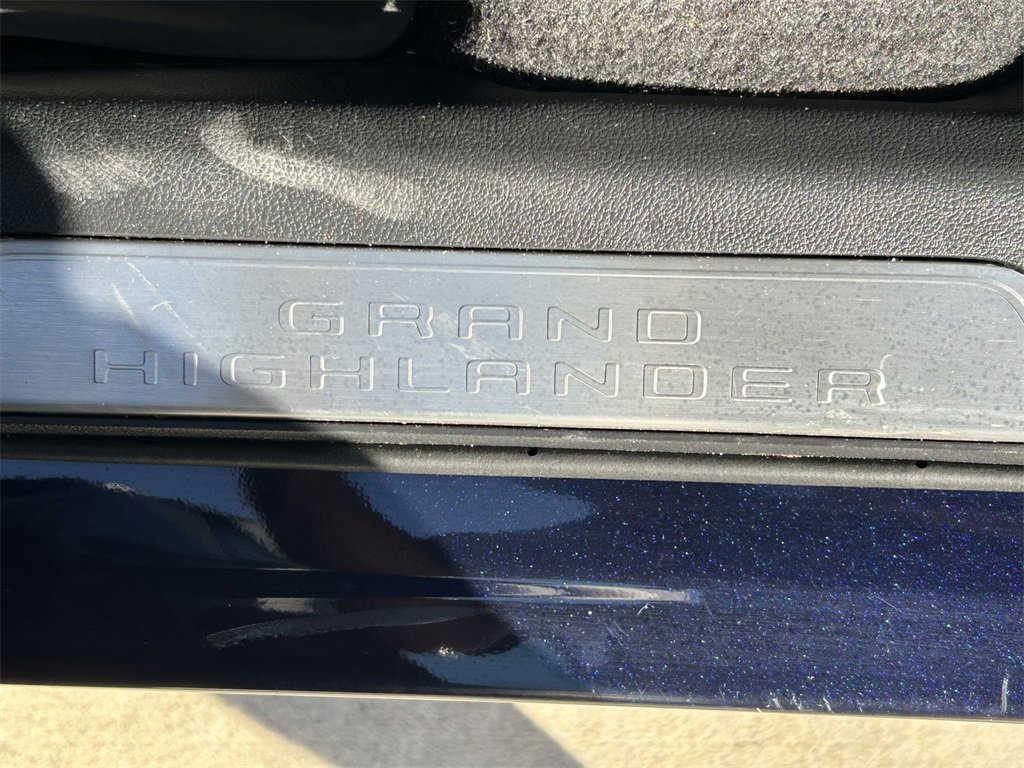 Used 2024 Toyota Grand Highlander AWD Hybrid image 27