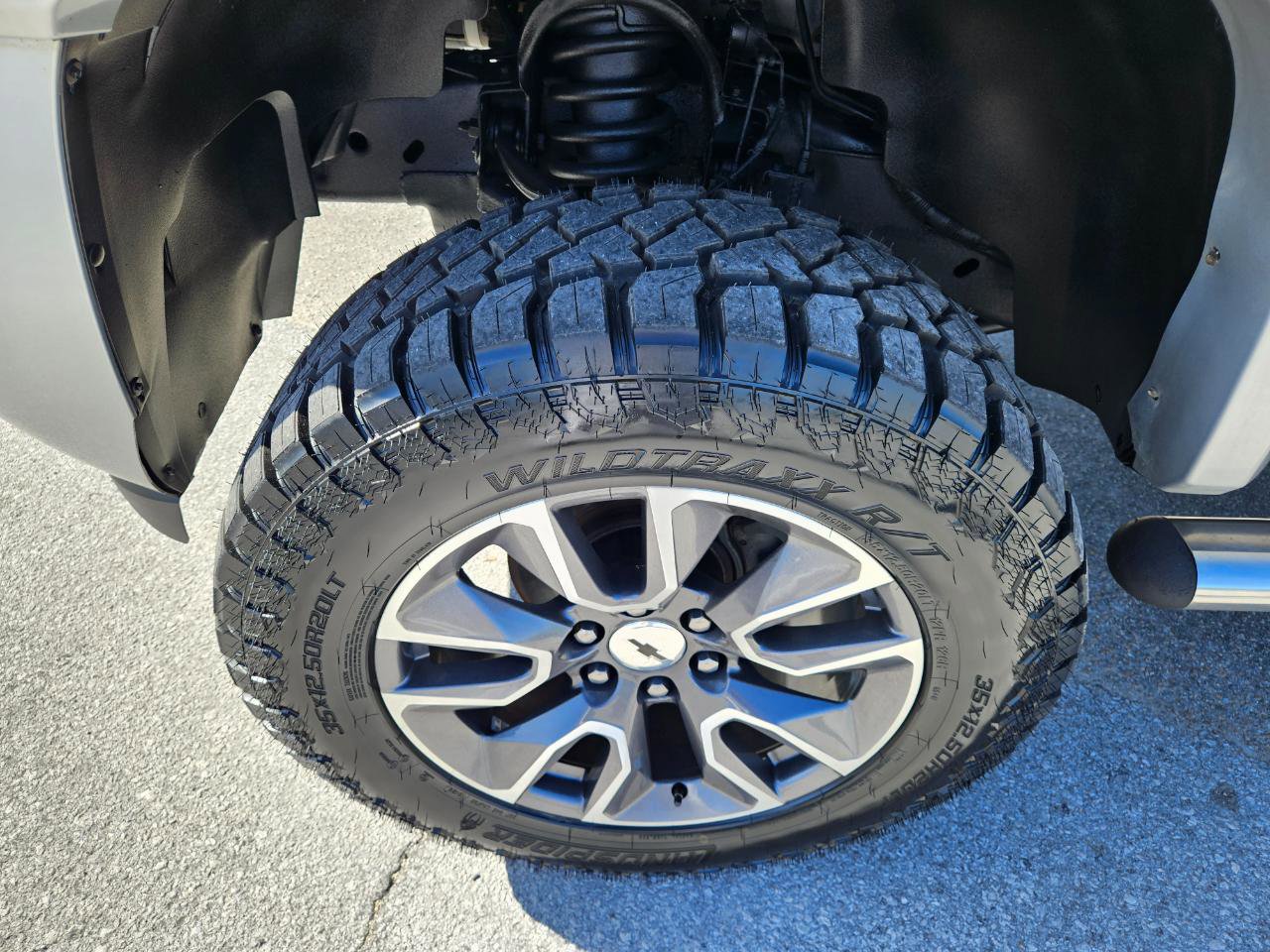 Used 2011 Chevrolet Avalanche LTZ image 10