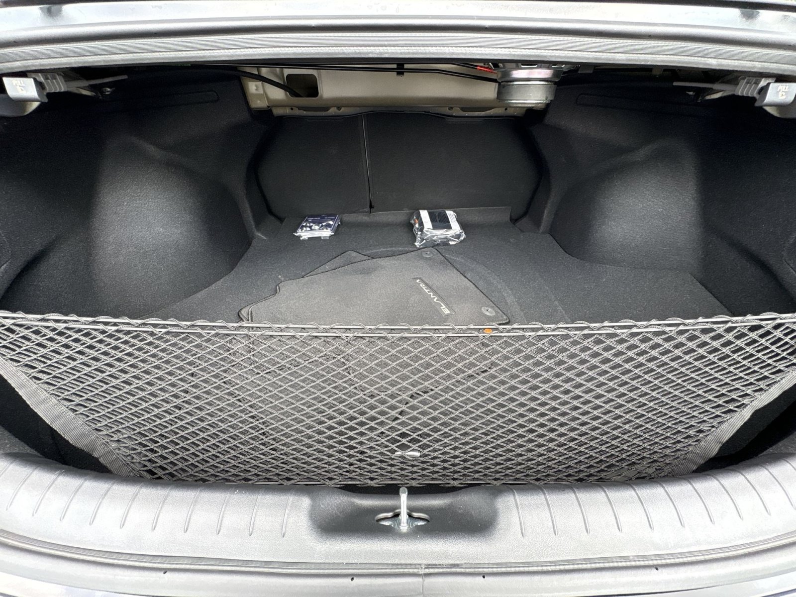 Used 2025 Hyundai Elantra Limited FWD image 26