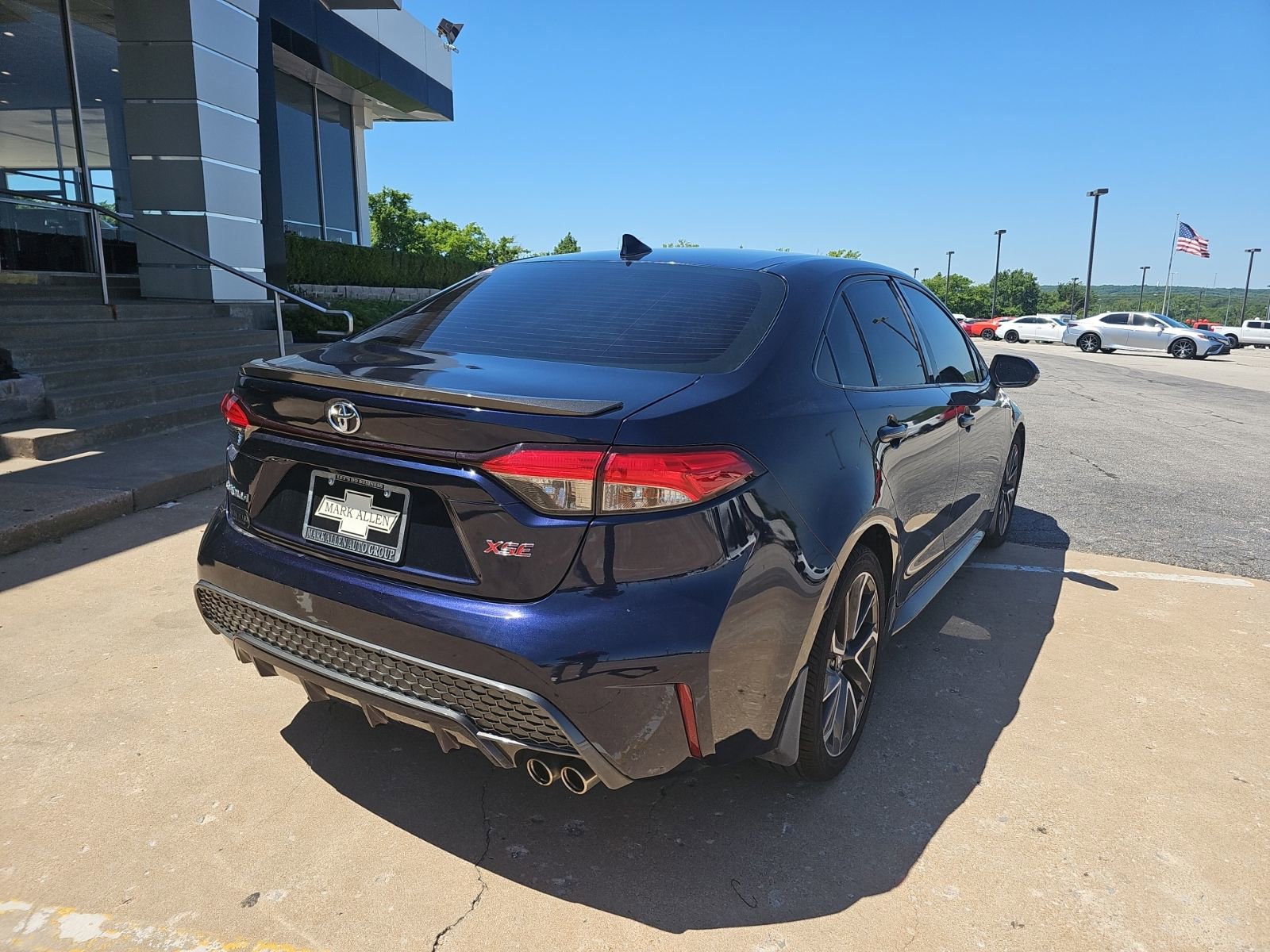 Used 2020 Toyota Corolla XSE FWD image 3