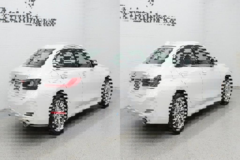 Used 2024 BMW 330i xDrive Sedan w/ Convenience Package image 38