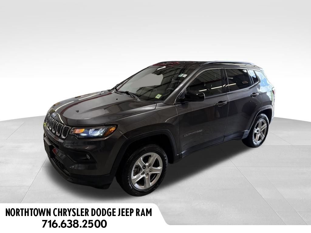 Certified 2023 Jeep Compass Latitude w/ Convenience Group AWD/4WD image 1