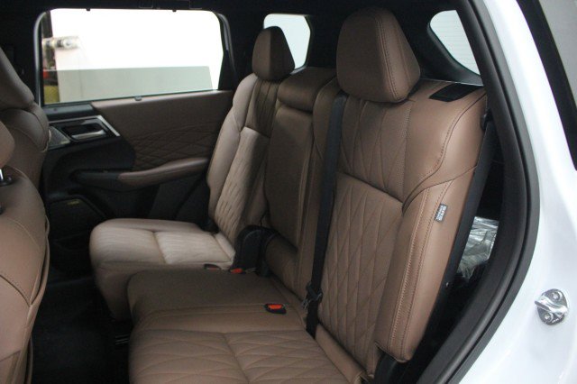 New 2026 Mitsubishi Outlander SEL image 25