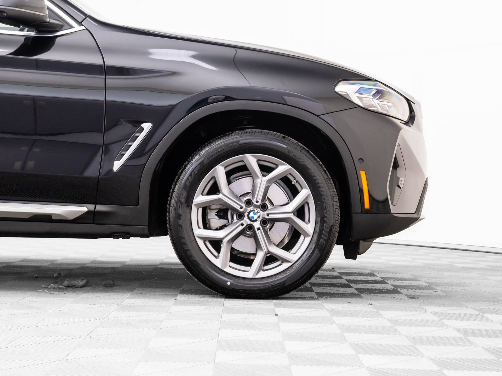 Certified 2025 BMW X4 xDrive30i image 33