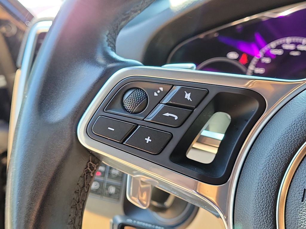 Certified 2020 Porsche Cayenne S image 35