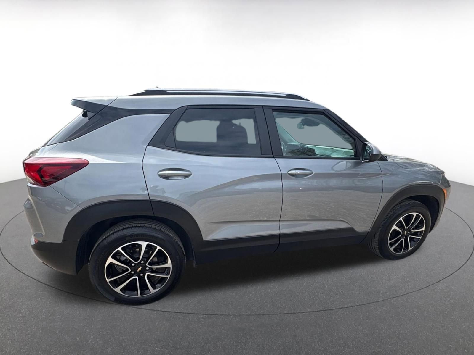 Used 2025 Chevrolet TrailBlazer LT FWD image 4