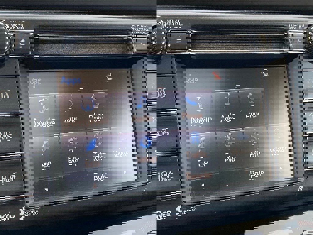 Used 2015 Toyota RAV4 Limited w/ Technology Package image 23