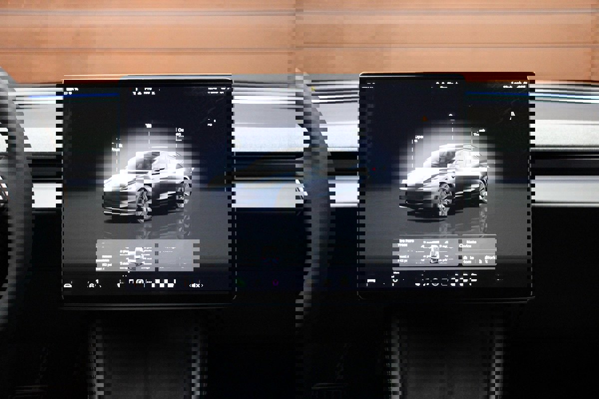 Used 2025 Tesla Model 3 Long Range image 39