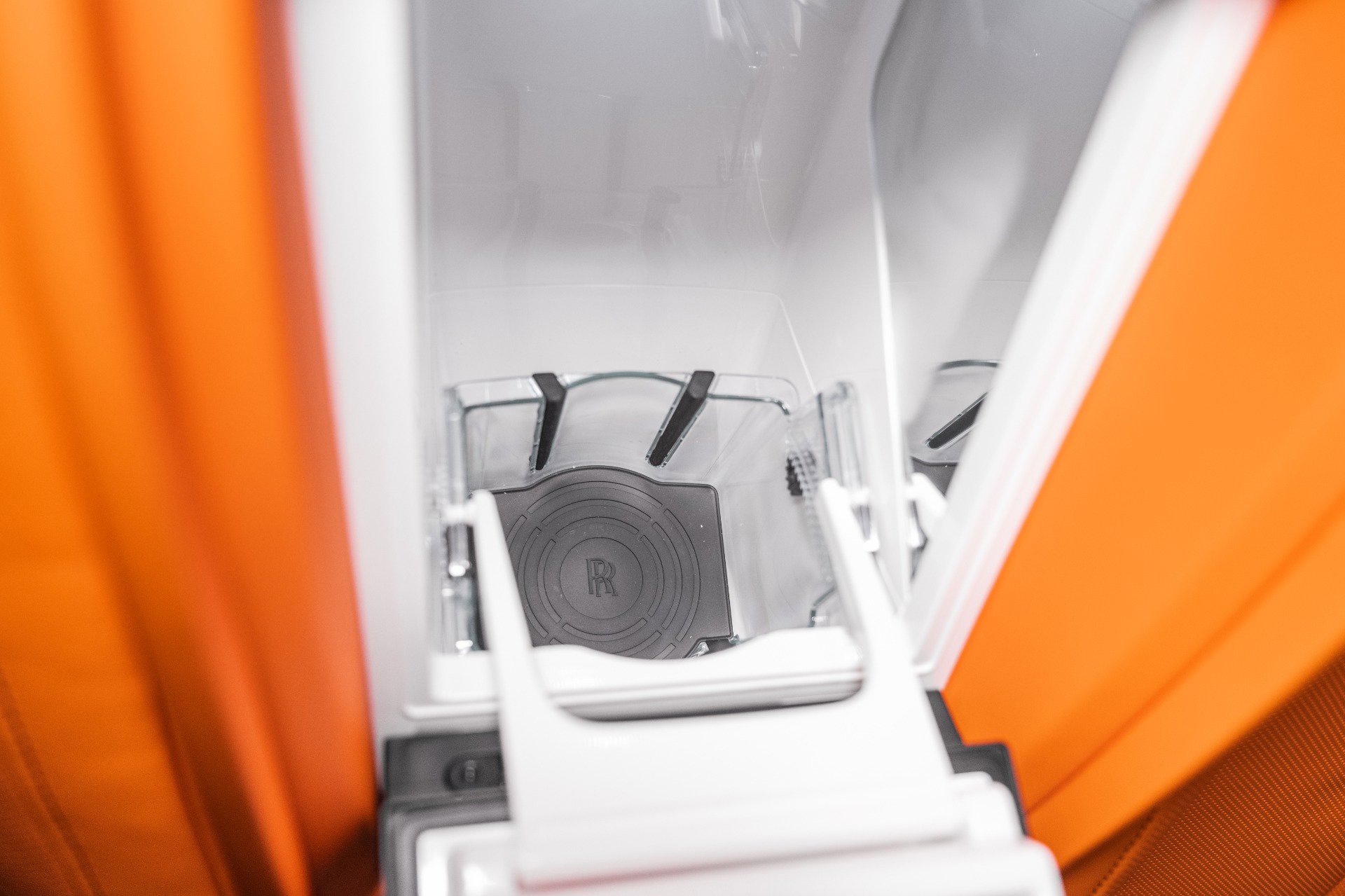 Used 2022 Rolls-Royce Cullinan w/ Dark Exterior Package image 27