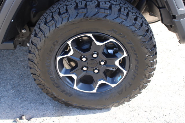 Used 2022 Jeep Wrangler Unlimited Rubicon 4xe w/ Dual Top Group AWD/4WD image 10
