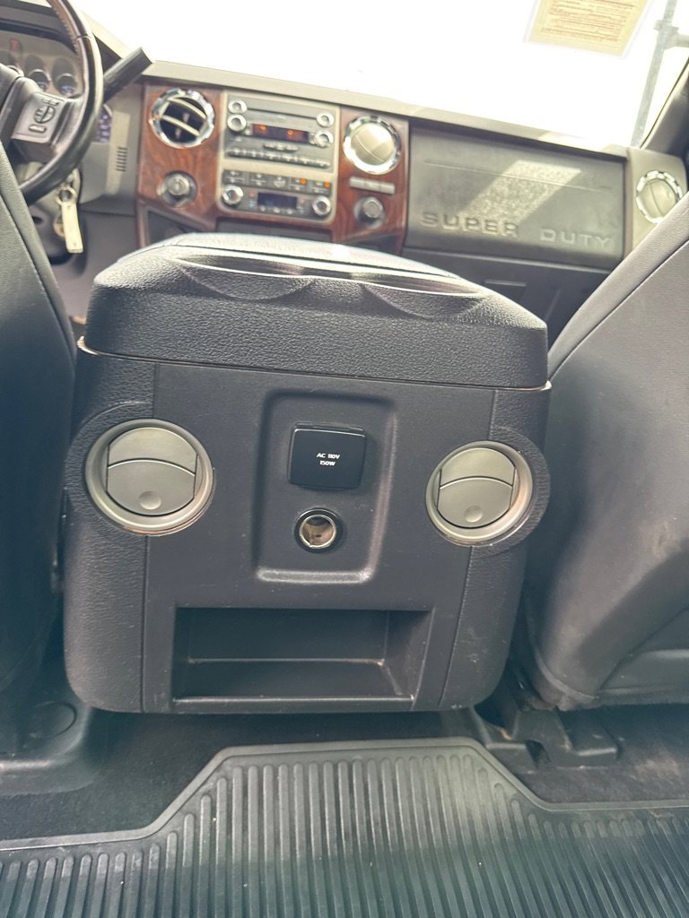 Used 2011 Ford F250 Lariat w/ Lariat Interior Pkg image 13