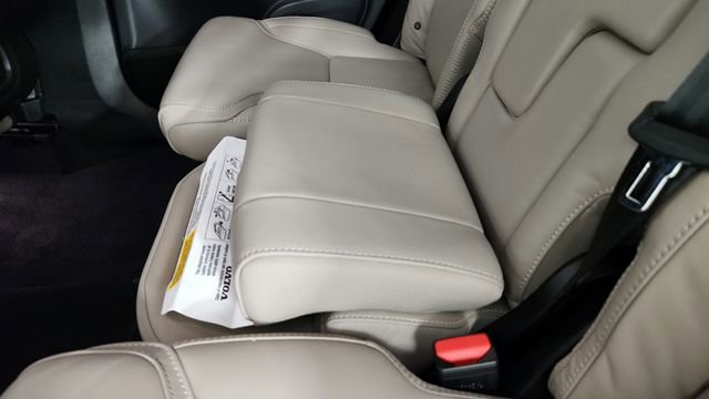Certified 2026 Volvo XC90 B6 Ultra w/ Protection Package AWD/4WD image 32